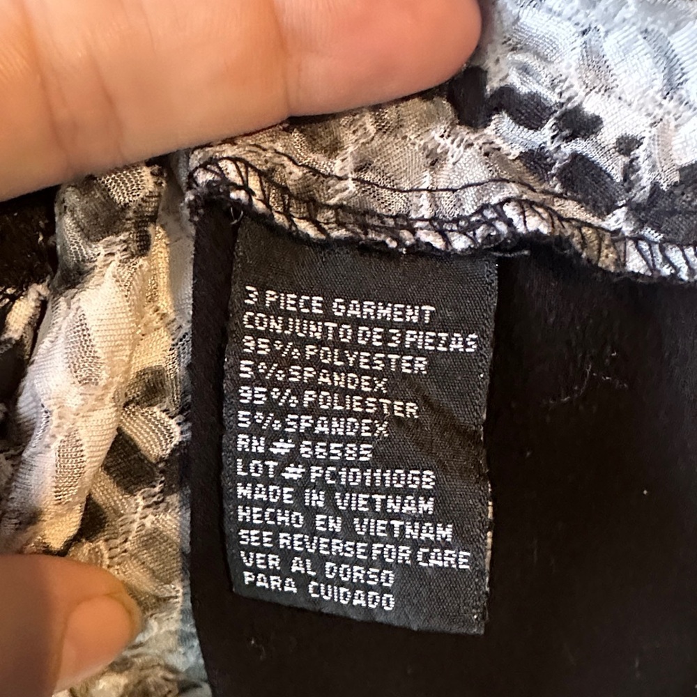Perceptions Monochrome Patterned Tank Top - Picture 4 of 4